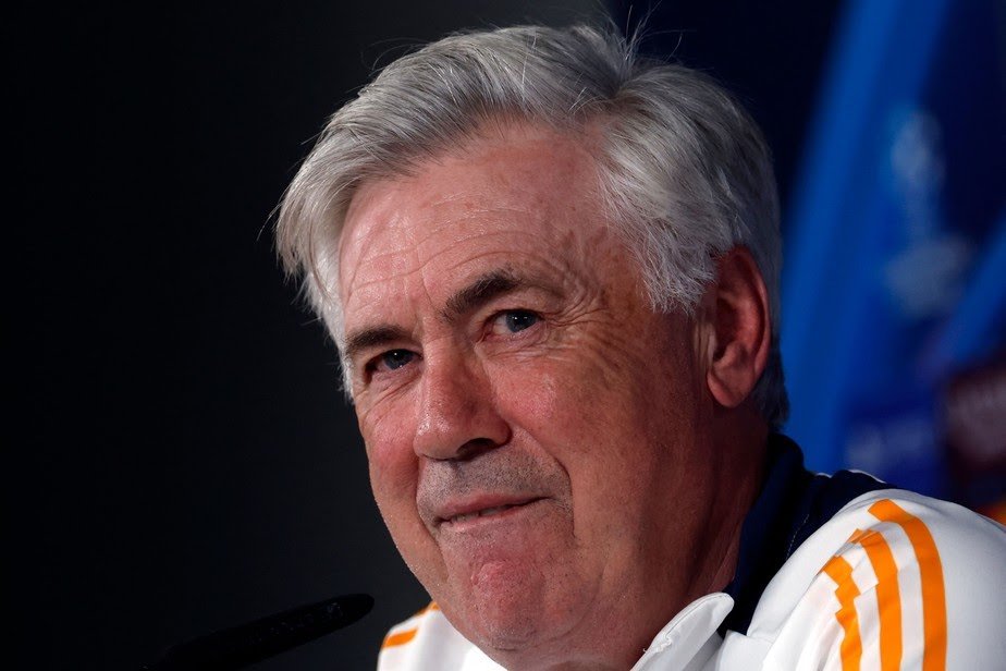Site da CBF fica instável em meio a anúncio de Carlos Ancelotti.