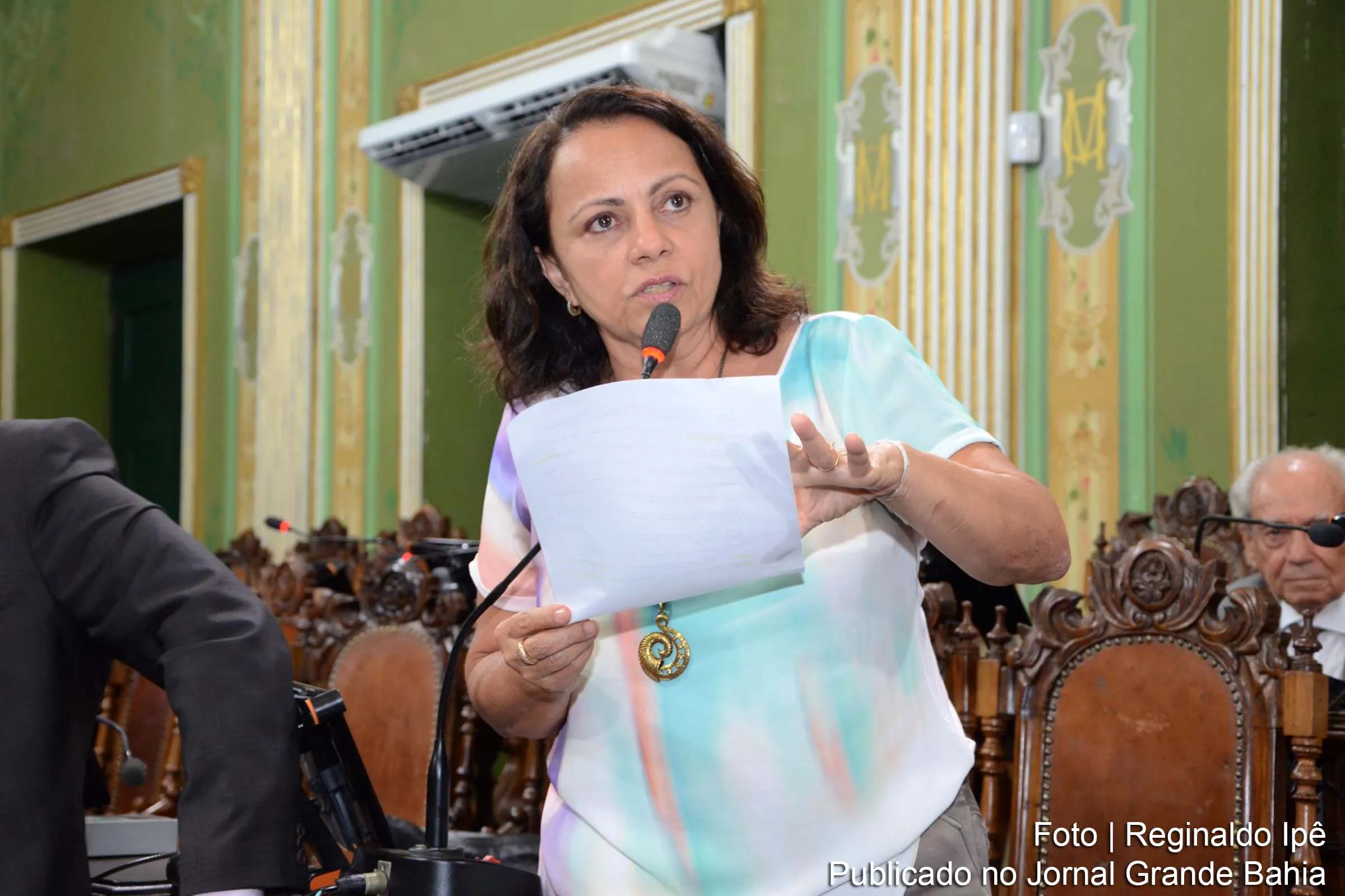 Aladilce Souza critica proposta de reajuste de 4% do salario de professores de Salvador: “Absurdo”