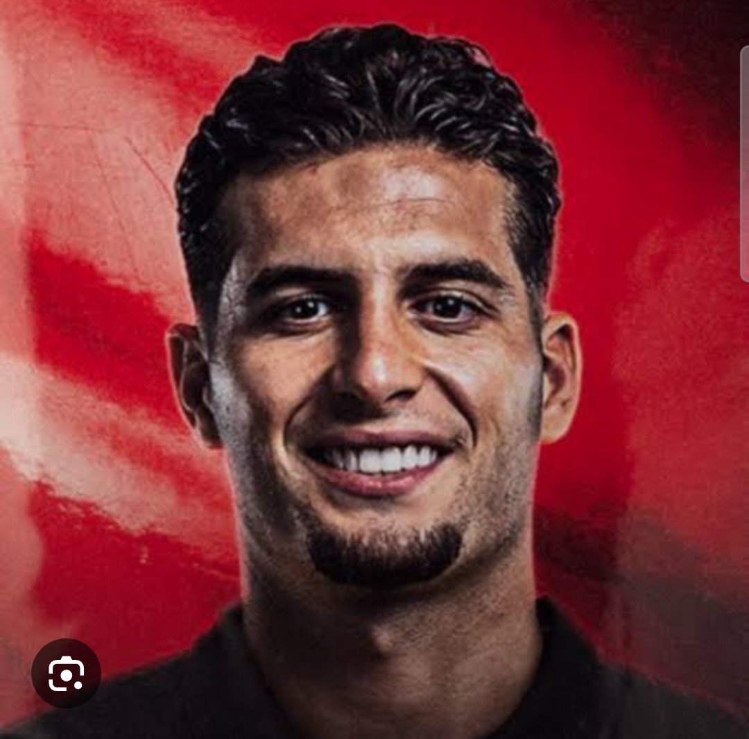 Vitória anuncia contratação do meia Rúben Rodrigues, destaque no futebol inglês