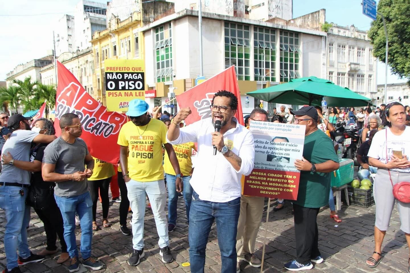 Kléber Rosa vai à justiça contra a decisão que definiu o ajuste salarial dos professores municipais de Salvador