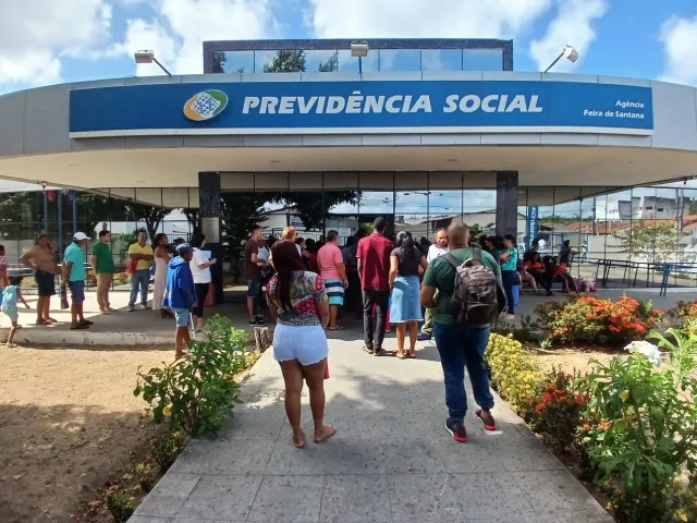 Câmara aprova projeto que proíbe descontos automáticos em aposentadorias do INSS