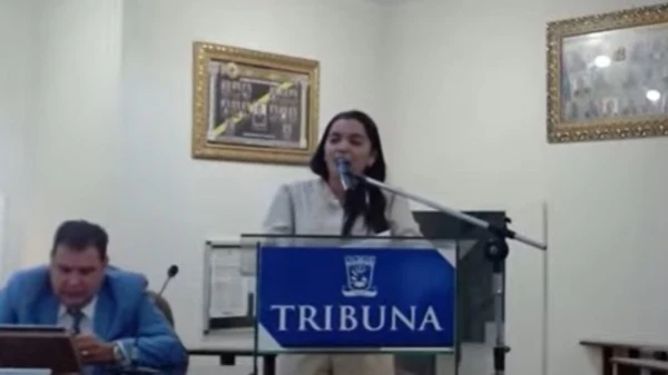Vereadora baiana admite dirigir sem habilitação em viagens para Feira de Santana e Salvador, E PODE ISSO ?
