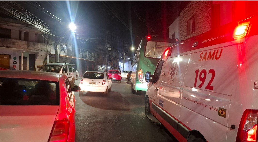 Passageira sofre acidente ao descer de ônibus na entrada do bairro Vila Verde; caso está sendo acompanhado pelo Sindicato