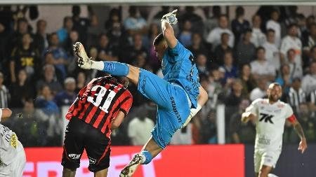 Vitória vence o Santos embola a briga contra o rebaixamento e irrita Neymar, Veja