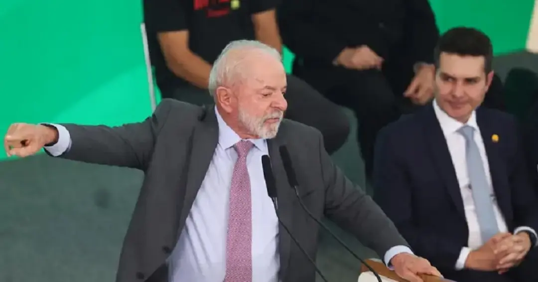 Lula lança programa para reformas em moradias, critica taxa Selic e diz que BC vai ter que “abaixar os juros”
