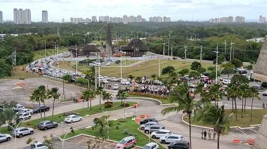 Empresários e instrutores de autoescolas realizam protestos em Salvador