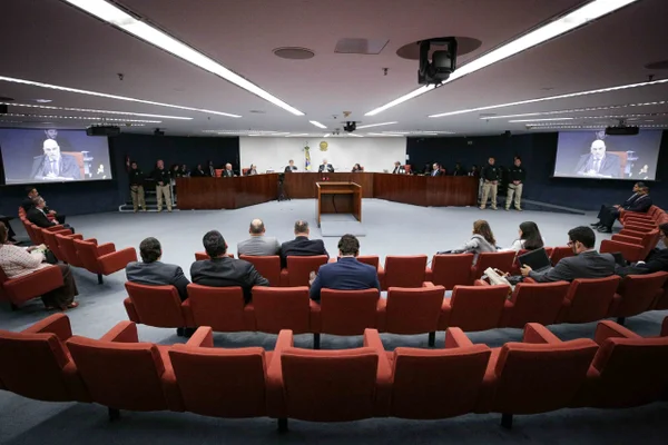 STF condena réus do núcleo das fake news a até 17 anos de prisão