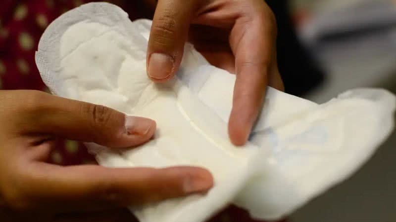 Mulheres podem ter folgas durante periodo menstrual; entenda o projeto
