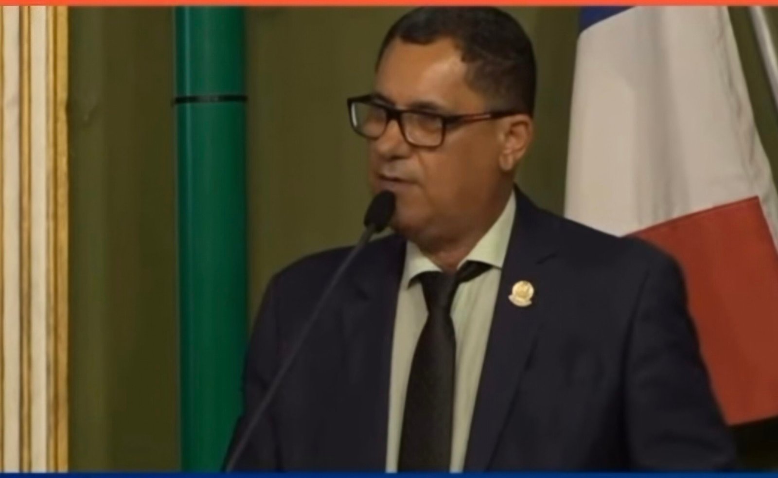 Vereador Hélio Ferreira critica subsídios anuais ao transporte e cobra soluções urgentes para a mobilidade de Salvador