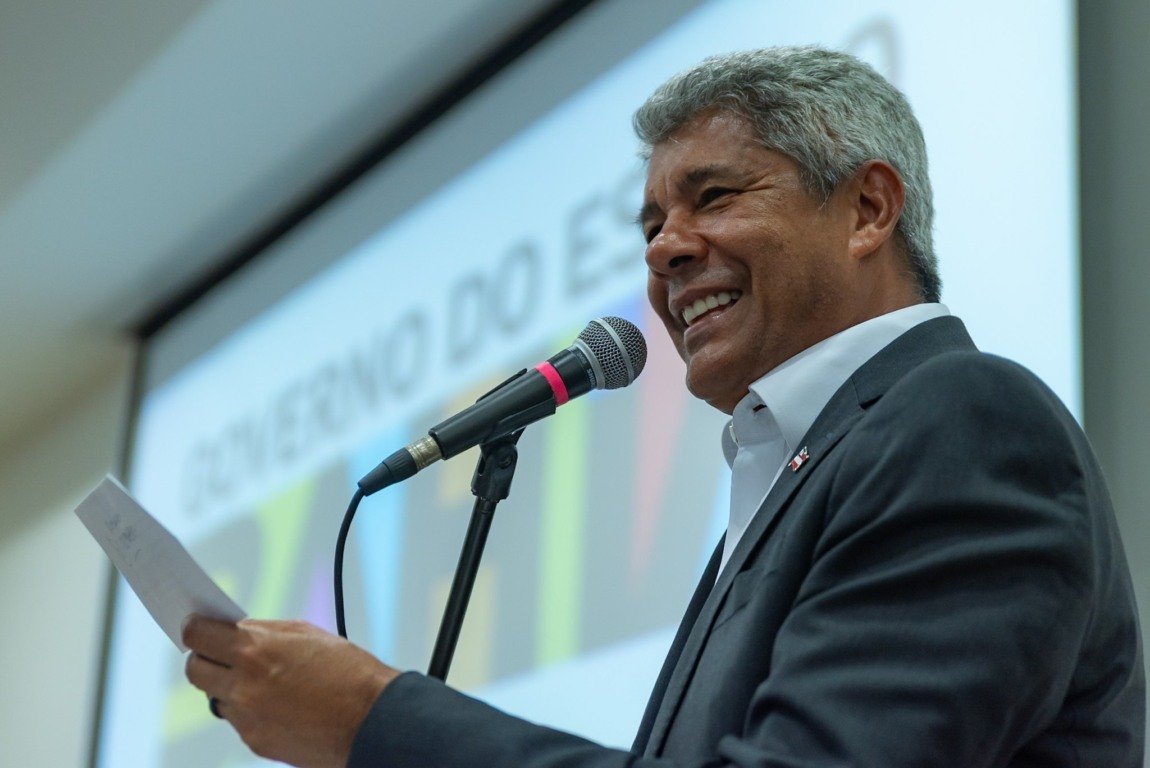 Jerônimo anuncia quatro dias de ponto facultativo neste fim de ano