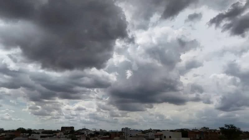 Mais de 200 cidades entram em zona de perigo com risco de ventos de até 100 km/h e apagões