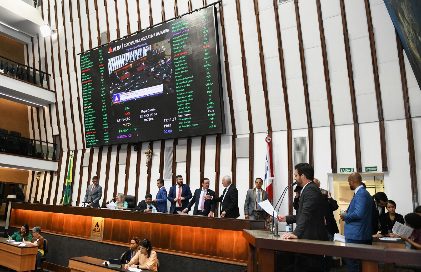 Pacote de projetos de Jerônimo é aprovado na Alba