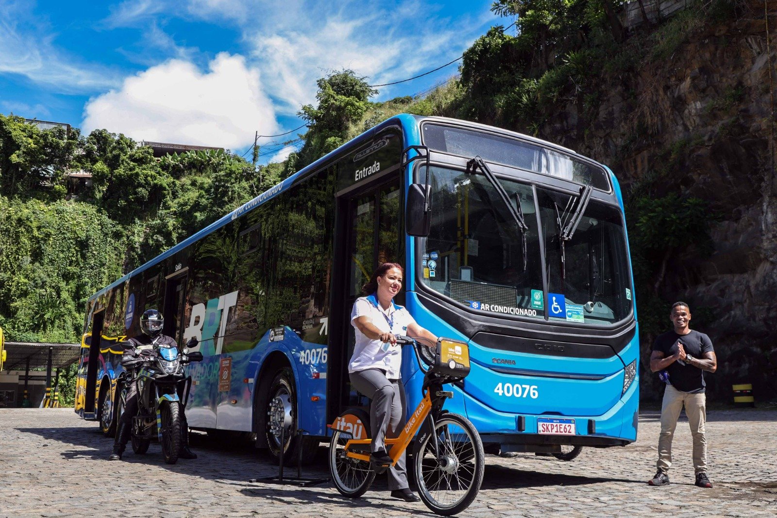 Assista o video que mostra os pontos cegos no ônibus, Ação da Prefeitura para reforçar mensagem de segurança no transporte público