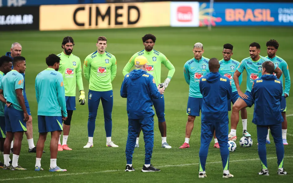 Seleção Brasileira: Ancelotti faz cinco mudanças em treino antes do Haiti
