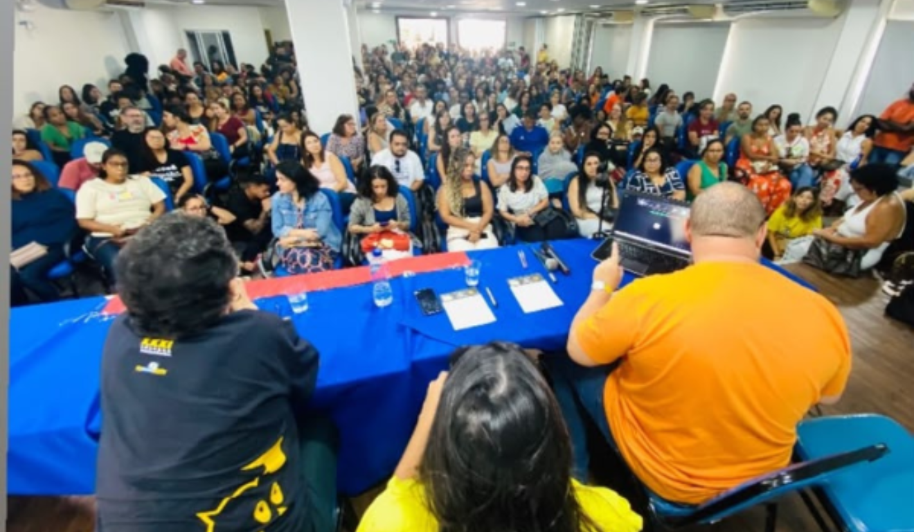 Professores da rede privada da Bahia decretam estado de greve