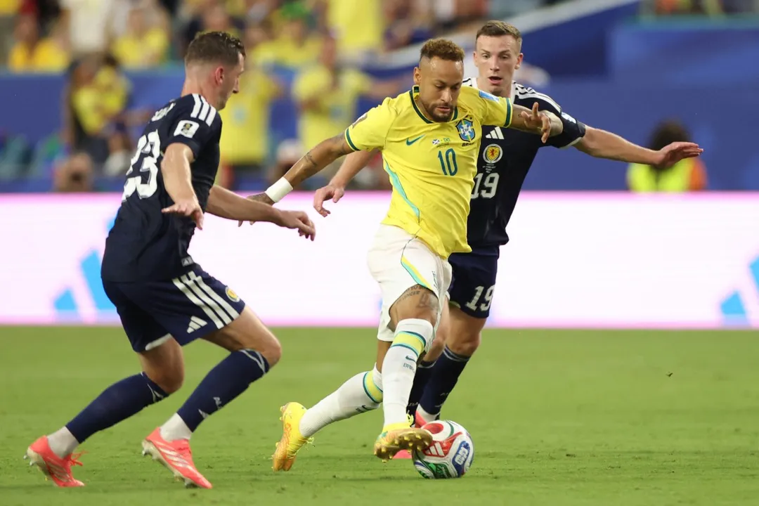 Ancelotti elogia mas não garante Neymar como titular contra o Japão