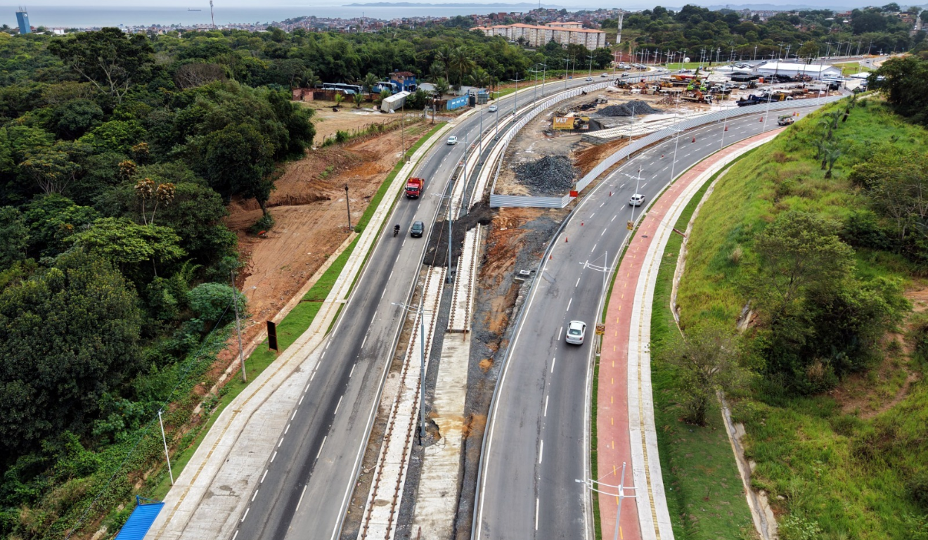 Primeira etapa da duplicação da Estrada do Derba é entregue
