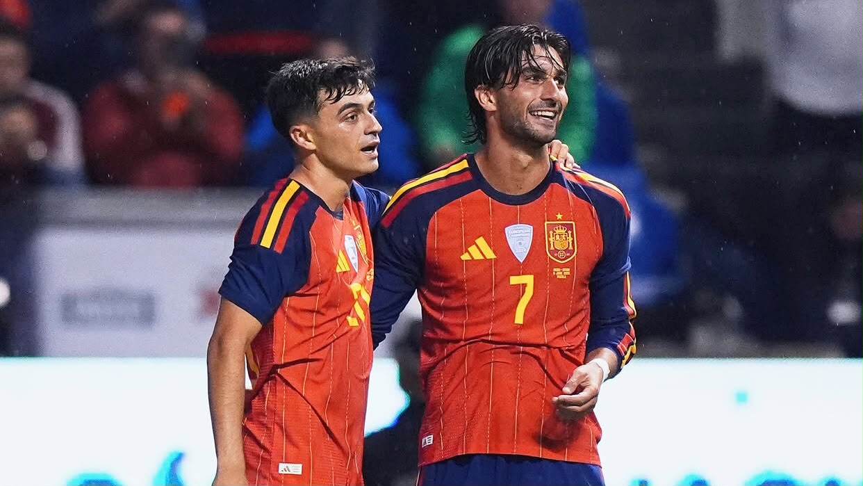 Espanha e Bélgica fazem duelo decisivo por vaga na semifinal