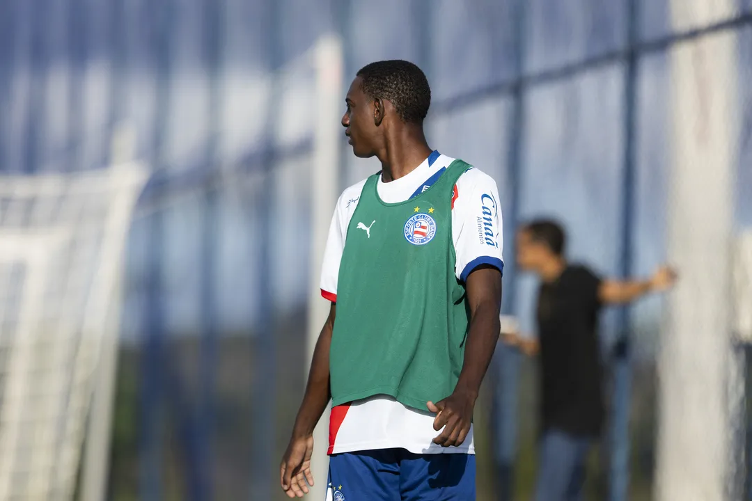 Sem espaço no Bahia, promessa avaliada em R$ 587 milhões acerta com o Flamengo