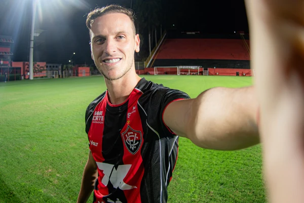 Assista o novo contratado do Vitória Pochettino