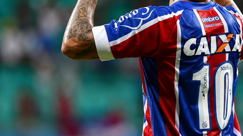 Meia ‘xodó’ da torcida do Bahia entra na mira de rival nordestino para sequência da temporada