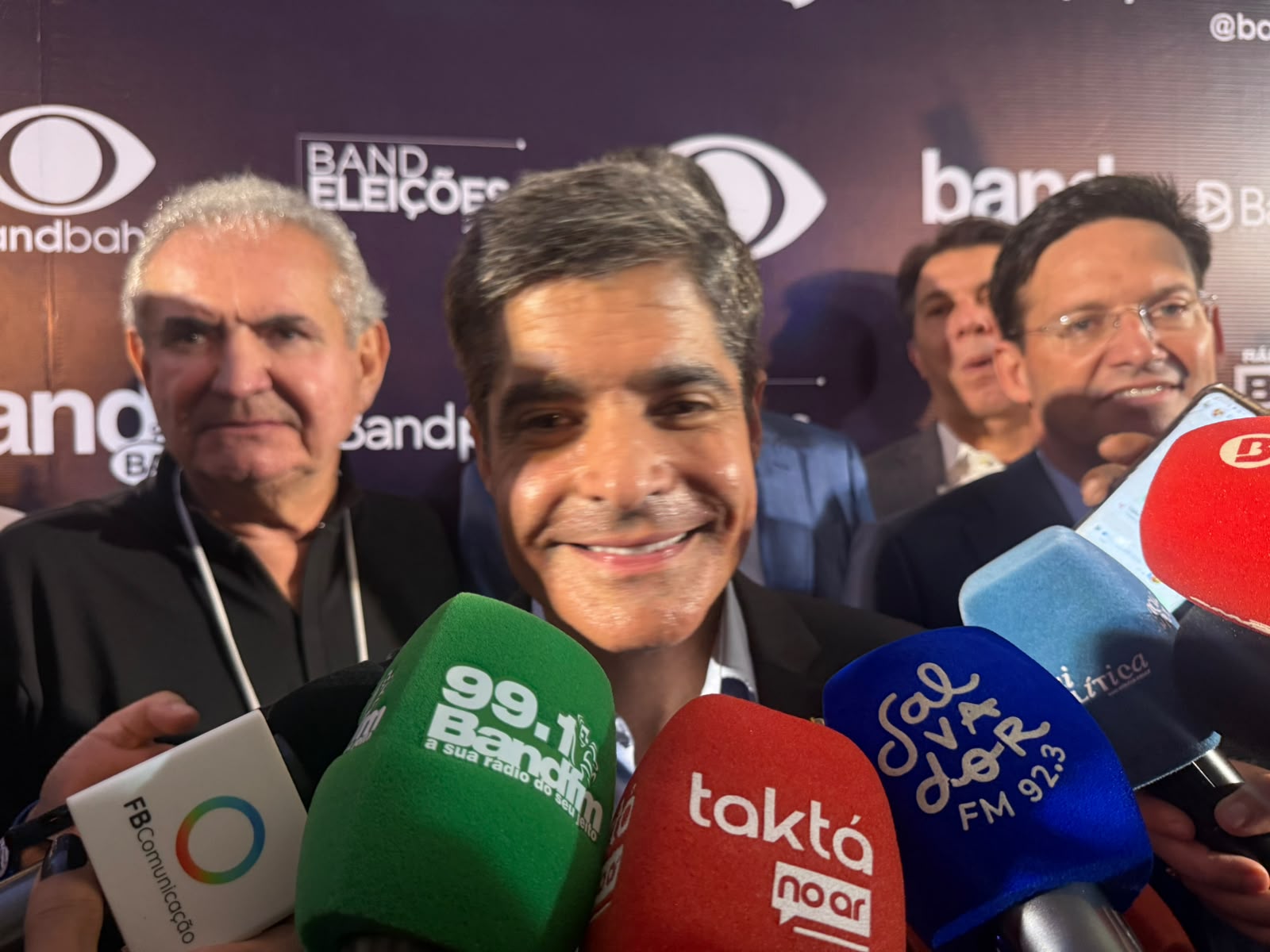 ACM Neto diz que debate expôs diferenças para Jerônimo e nega uso de IA para elaborar propostas