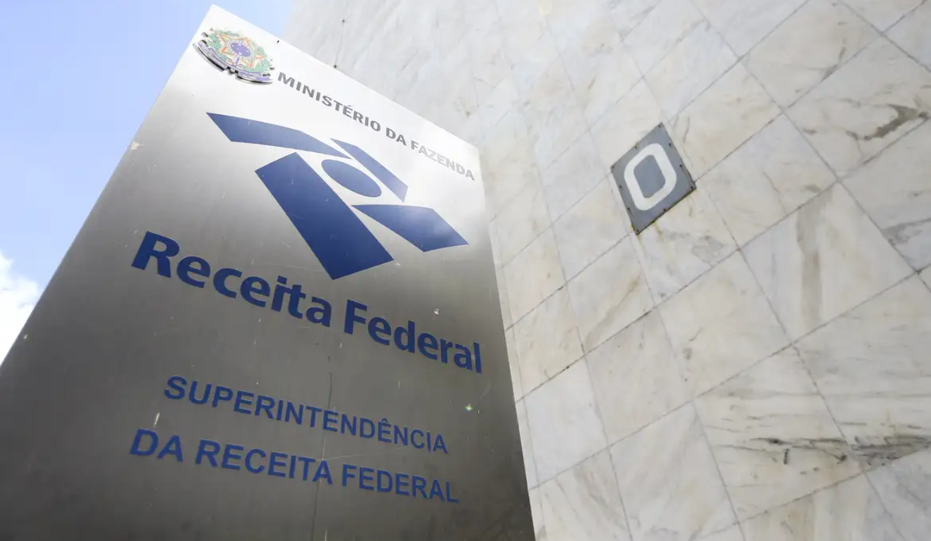 Receita Federal promove leilão com 52 lotes de mercadorias apreendidas em Salvador