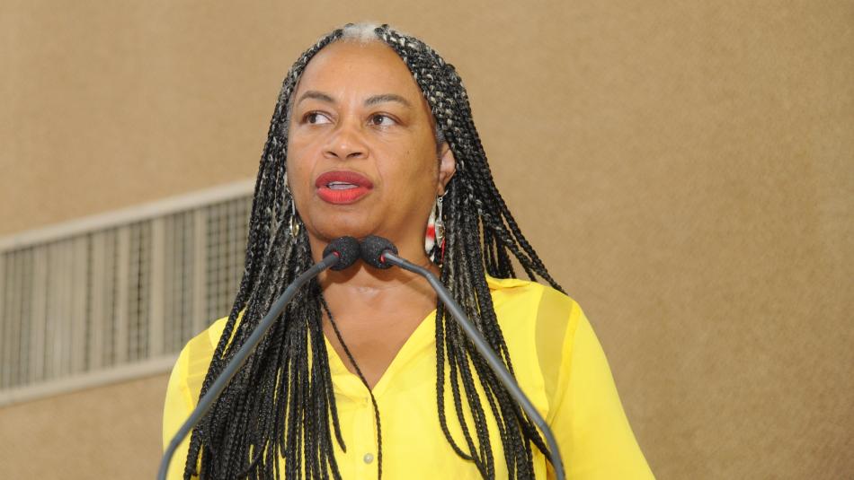 Olívia Santana é hospitalizada às pressas e preocupa aliados; deputada já recebeu alta