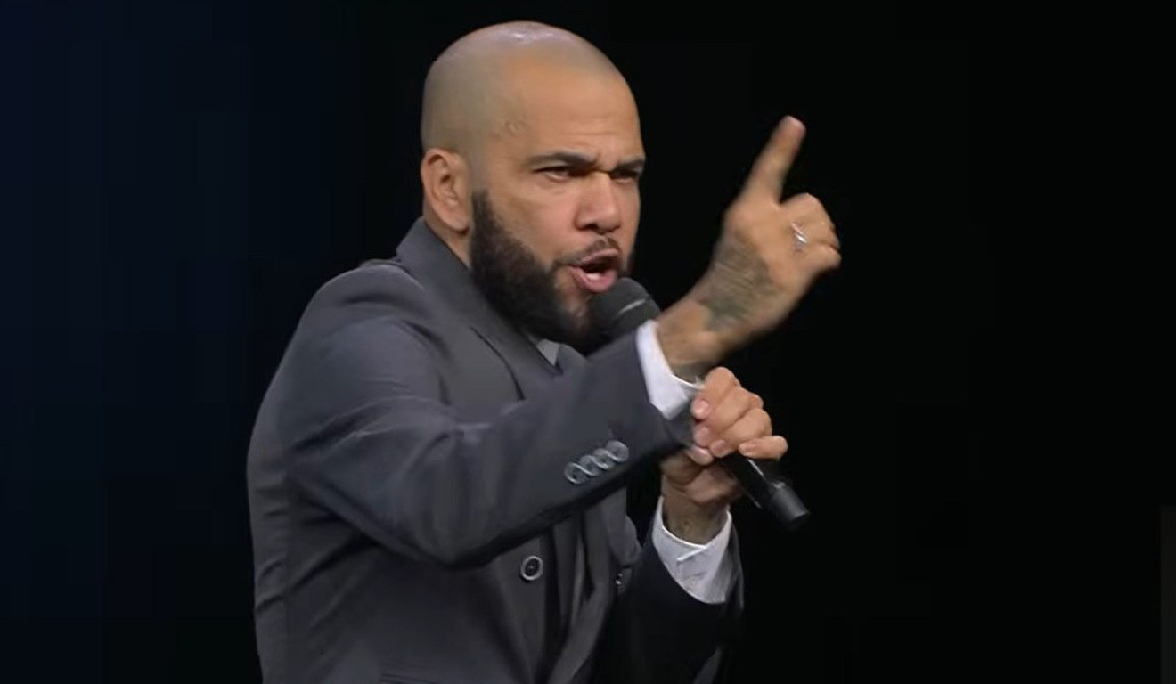 Daniel Alves é condenado a pagar multa de R$ 11,6 milhões ao ex-clube
