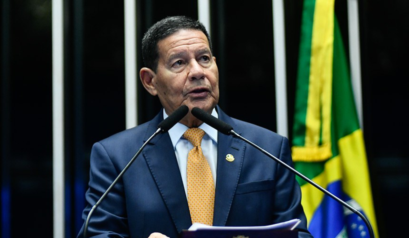 Quatro senadores votam contra o fim da escala 6×1; veja nomes