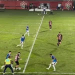 Vitória vence o Grêmio e ganha fôlego no Brasileirão