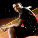 Vitória anuncia contratação de zagueiro destaque da Série D