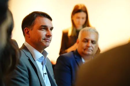 Saiba quem é  o Empresário investigado por corrupção que doou  milhões à campanha de Flávio Bolsonaro