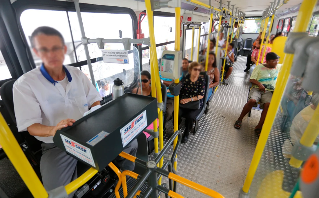 Fim dos cobradores? Secretário abre o jogo sobre mudança nos ônibus de Salvador