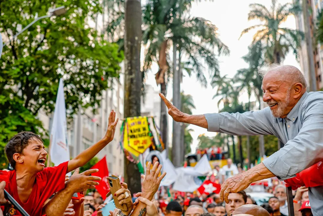 Lula articula força-tarefa digital para reagir a vantagem de Flávio no 2º turno