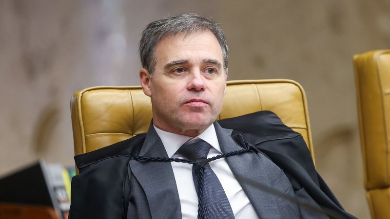 André Mendonça decide que TSE não deve divulgar sigilos de Lula e Flávio Bolsonaro