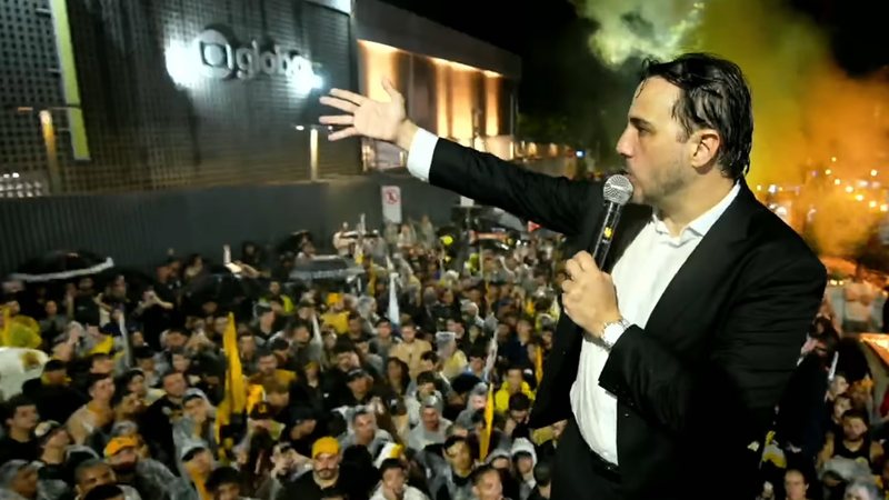 “Teve medo”: Renan dispara contra Flávio Bolsonaro após cancelamento do debate