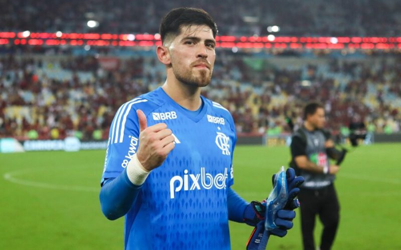 O goleiro Rossi do Flamengo se manifestou da tentativa de assalto