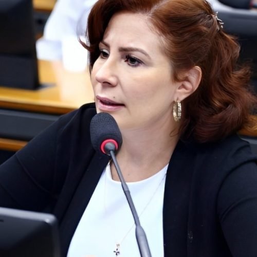 STF determina prisão definitiva de deputada Carla Zambelli
