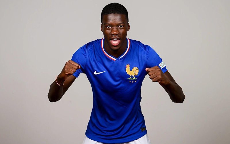 Chelsea anuncia a contratação