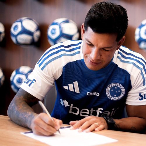 Cruzeiro renova com Romero