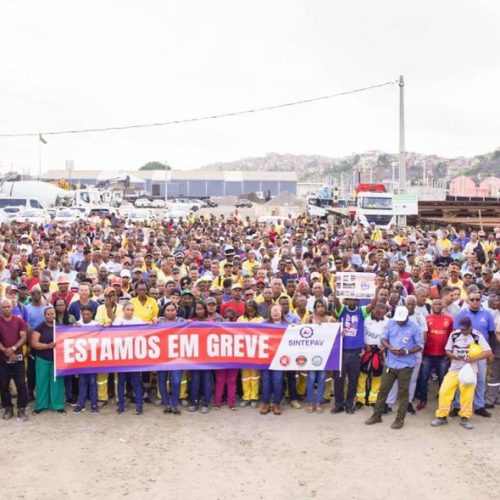 Trabalhadores da construção pesada deflagram greve na Bahia; mobilização prevê parada de obras do VLT e Fiol