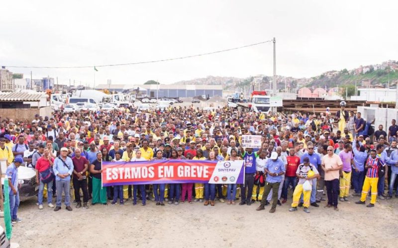 Trabalhadores da construção pesada deflagram greve na Bahia; mobilização prevê parada de obras do VLT e Fiol
