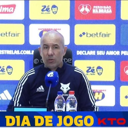 Técnico do Cruzeiro reclama da arbitragem no lance da expulsão