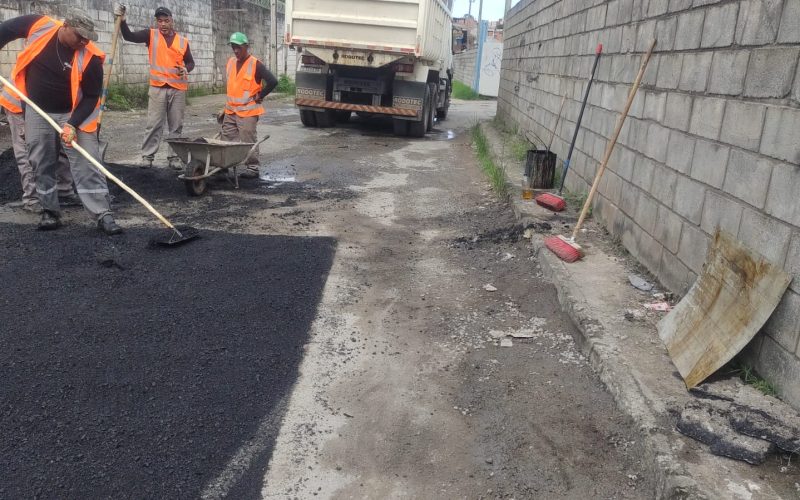 Denúncia resolvida – Buracos tapados na via da Est. Pirajá