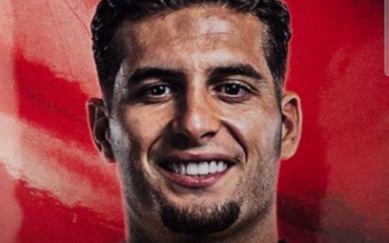 Vitória anuncia contratação do meia Rúben Rodrigues, destaque no futebol inglês