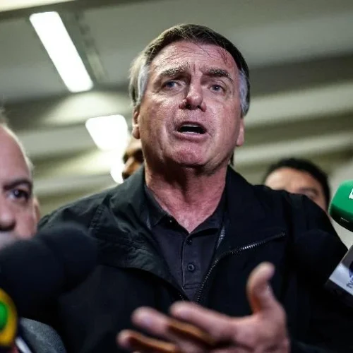 Que absurdo – Se Lula sinalizar para mim, eu negocio com o Trump, diz Bolsonaro