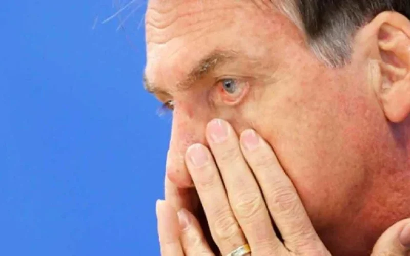 PF apreende cerca de US$ 14 mil na residência de Jair Bolsonaro