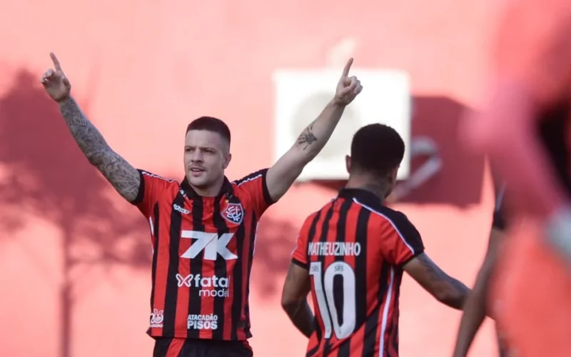 Vitória vence o Bragantino e sae da zona de rebaixamento