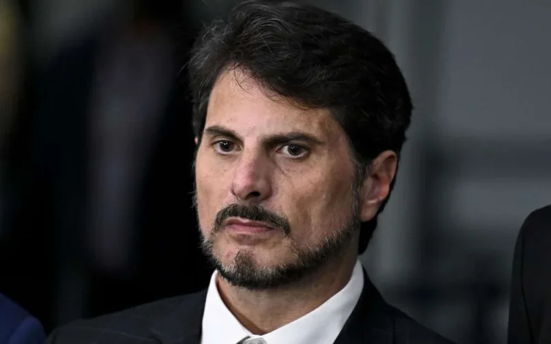 Senador Marcos do Val coloca tornozeleira eletrônica por determinação de Moraes